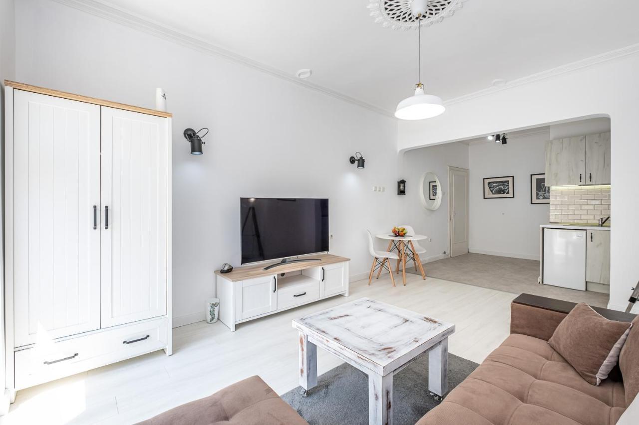 Jazz & Wine - Luxury Apartment By The Sea & Parking & Hbo & Netflix Varna Exterior photo